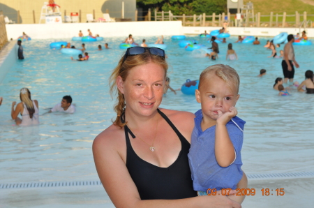 AMY and JOHN at wavepool.  mon. 9/7/09.