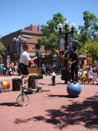 More street performers