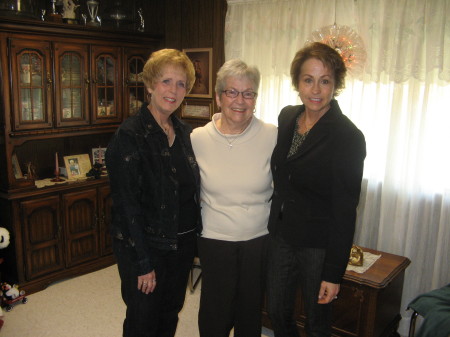 Christy, Mom, Connie