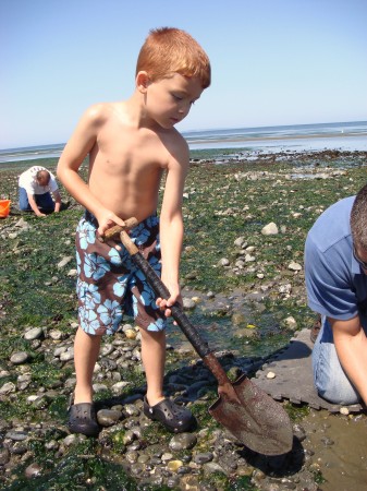 Antonio Digging