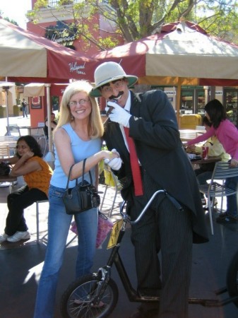 Kiki & Groucho