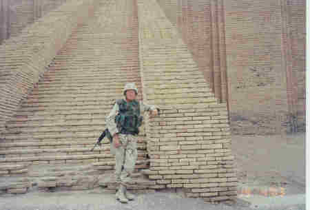 Tallil air base (camp adder) UR  Iraq 2003