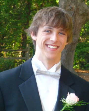 Kyle at prom 09