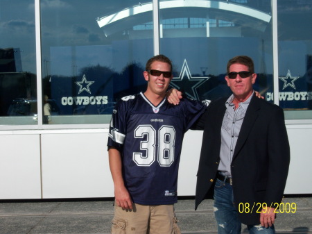 Shaun & Rob at Cowboys game