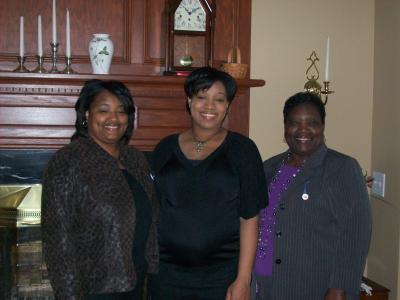 Janice (sister), Teresa (8mon pregnant) & Mom