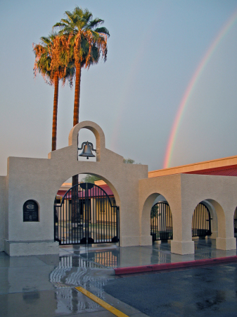 Yes, that is a real rainbow