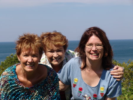 Jane, Joan, and daughter Patricia