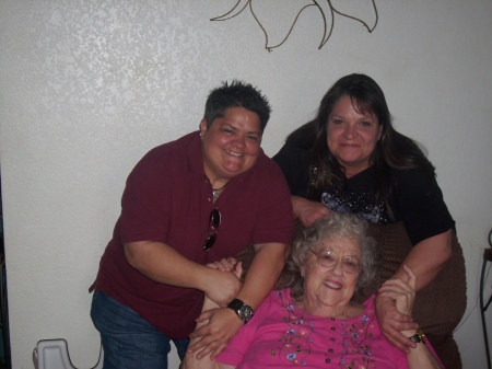 Me, my sister, and my grandma 112609