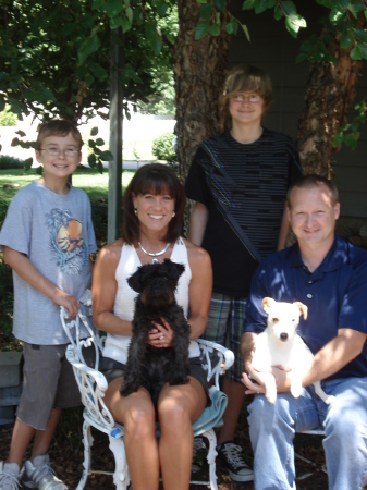 Family Photo w/Dogs 2009