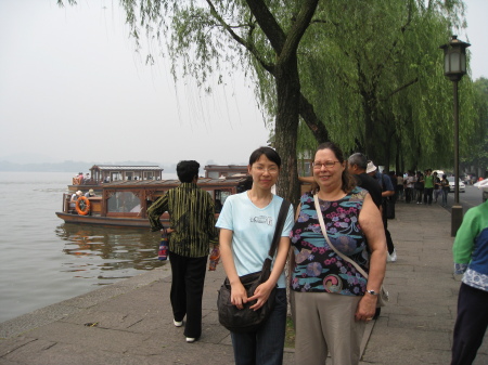 Lynne and Kexin at West Lake