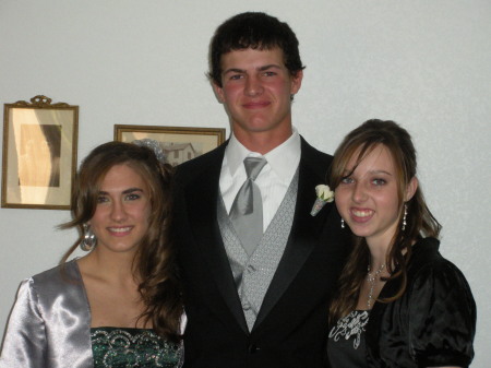 Amanda, Eli and Dana Prom 2009