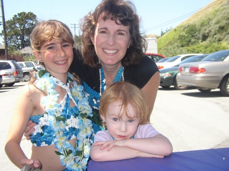 Nancy with daughters