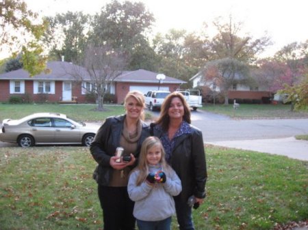 Deanna, Kimberly, & Carli Bug