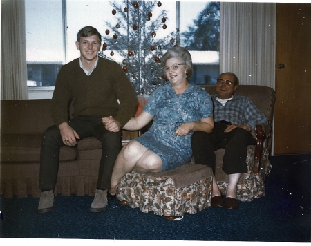 Steve w/ Mom and Dad around 1969