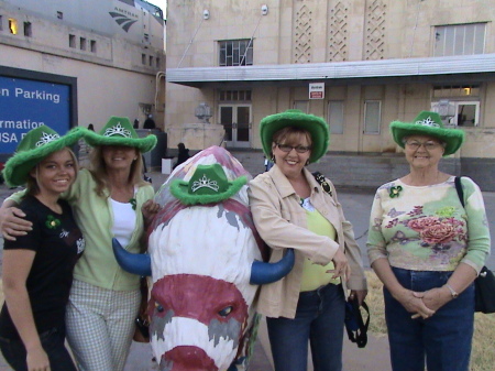 Tara, Caroline, me and Mom