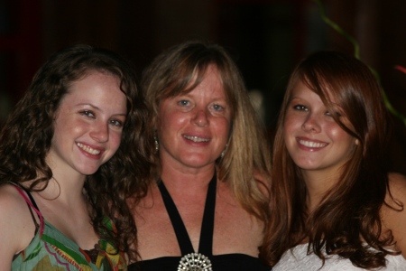 Melissa w/daughters