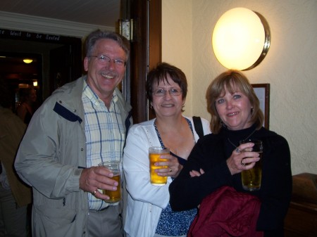 Gene, Carol & Ronda Bow Bar, Edinburgh
