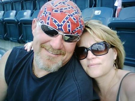 Lisa & Tom - Kenny Chesney concert Philly-2009