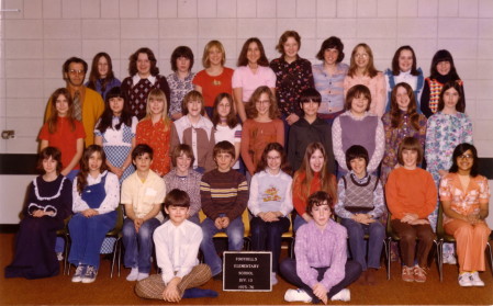 1975-76 Grade 7 Foothills Class Picture
