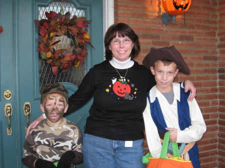 Nanette and sons on Halloween 2008