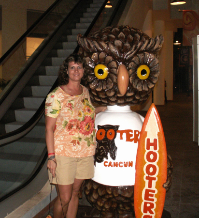 Hooters in Cancun