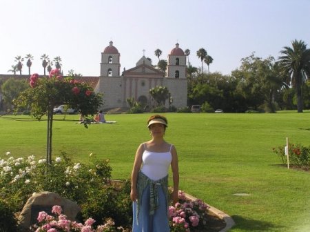 Isabella in front of the Queen of the Missions