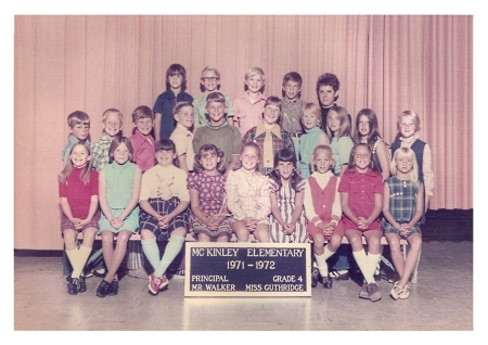 Miss Gutheridge's 4th Grade class 1971