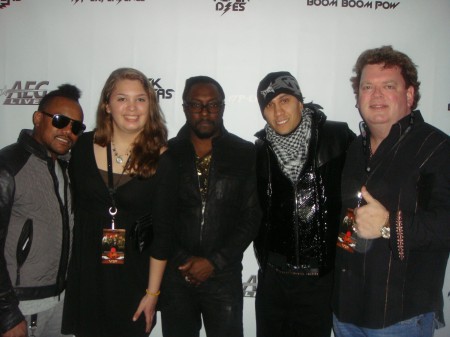 The Black Eyed Peas(Fergie was in the bano.hah