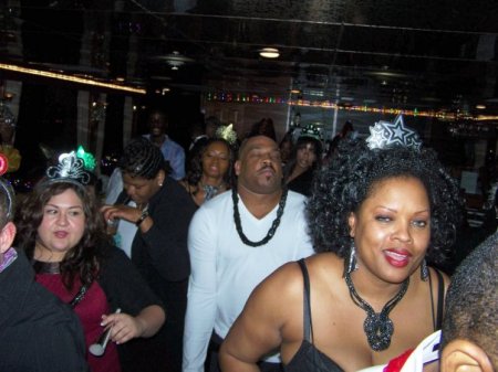 Yolanda Davis' album, New Year Eve Party on the Yacht in Leauge City