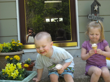 Jocelynn & Bubba(grandchildren)eating icecream