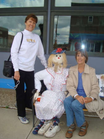 Kay and sister Karmen in Reinbeck Iowa 2009