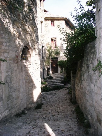 Street in Oppede le Vieux, fr