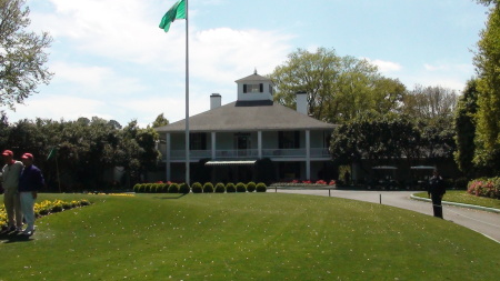 Augusta National clubhouse (4-6-2009)