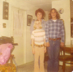 mom,robbie and ronnie '75