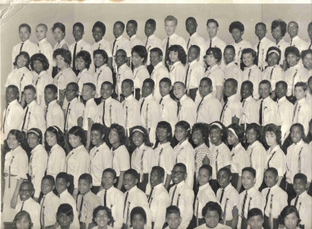 1963 Graduation View3