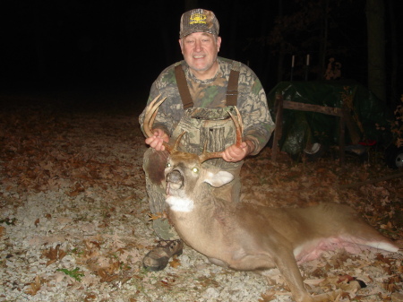 Missouri Hunting- 9 Point Buck 2008