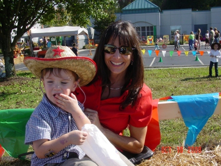 Me & Dillon at his preschool Fall Festival '08