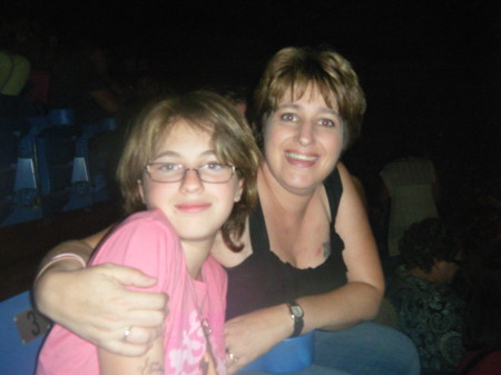 Megan and I at Jonas Bro concert 8-4-09