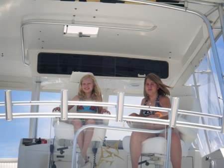 charli and gabby on gallott's yacht