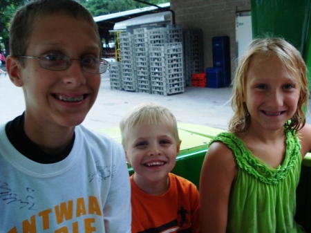 ZACHARY, NEPHEW COLIN, AND KAITLIN AT KNOEBELS