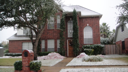 Snowing in Texas