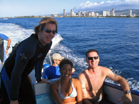 Heading out to dive spot off Waikiki