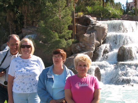 Fred, Sharon, Diane, Debbie in Las Vegas