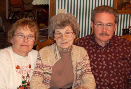 Eileen, Mom (Maxine White), Johnny Williamson
