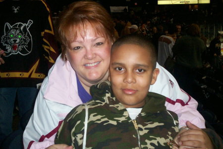 Jesse & I at a Chicago Wolves hockey game!