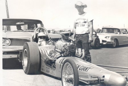 My dad's 1st Dragster