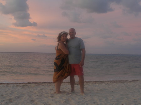 Mark & Glenda Cozumel Sunset Nov 08