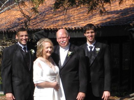 son Scott,Wendy,Rudy, son Brent