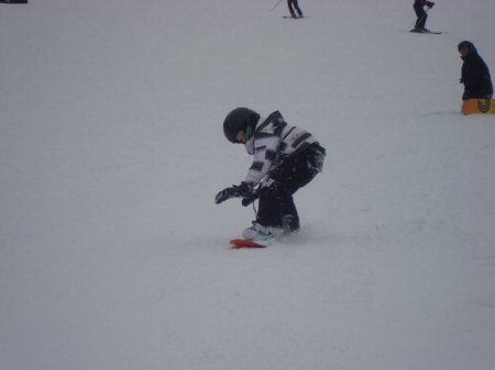 Trey (5 yrs old) 12-28-09 snowboarding