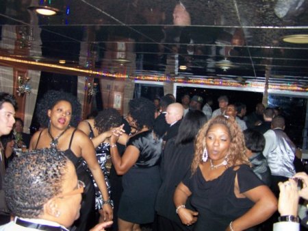 Yolanda Davis' album, New Year Eve Party on the Yacht in Leauge City